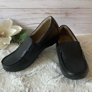HP🎉 The Childrens Place Boys Slip-on Shoes Sz 3